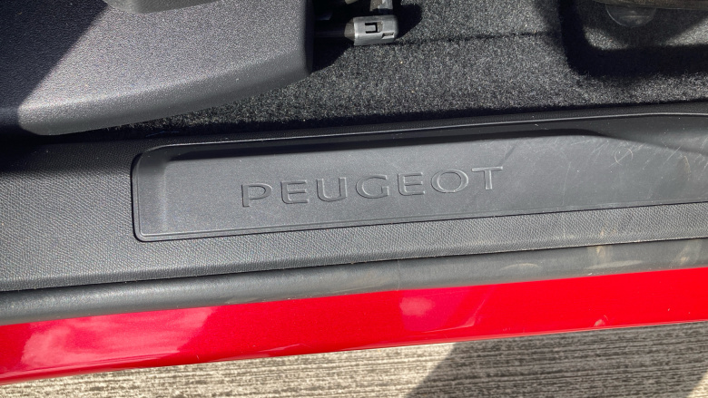 Peugeot 3008 1.2 PureTech Allure 5dr EAT8 Petrol Estate